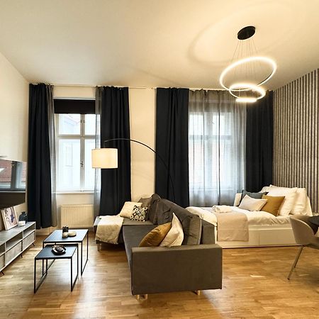 Royal Blue Wenceslas Apartment, Prag Exteriör bild