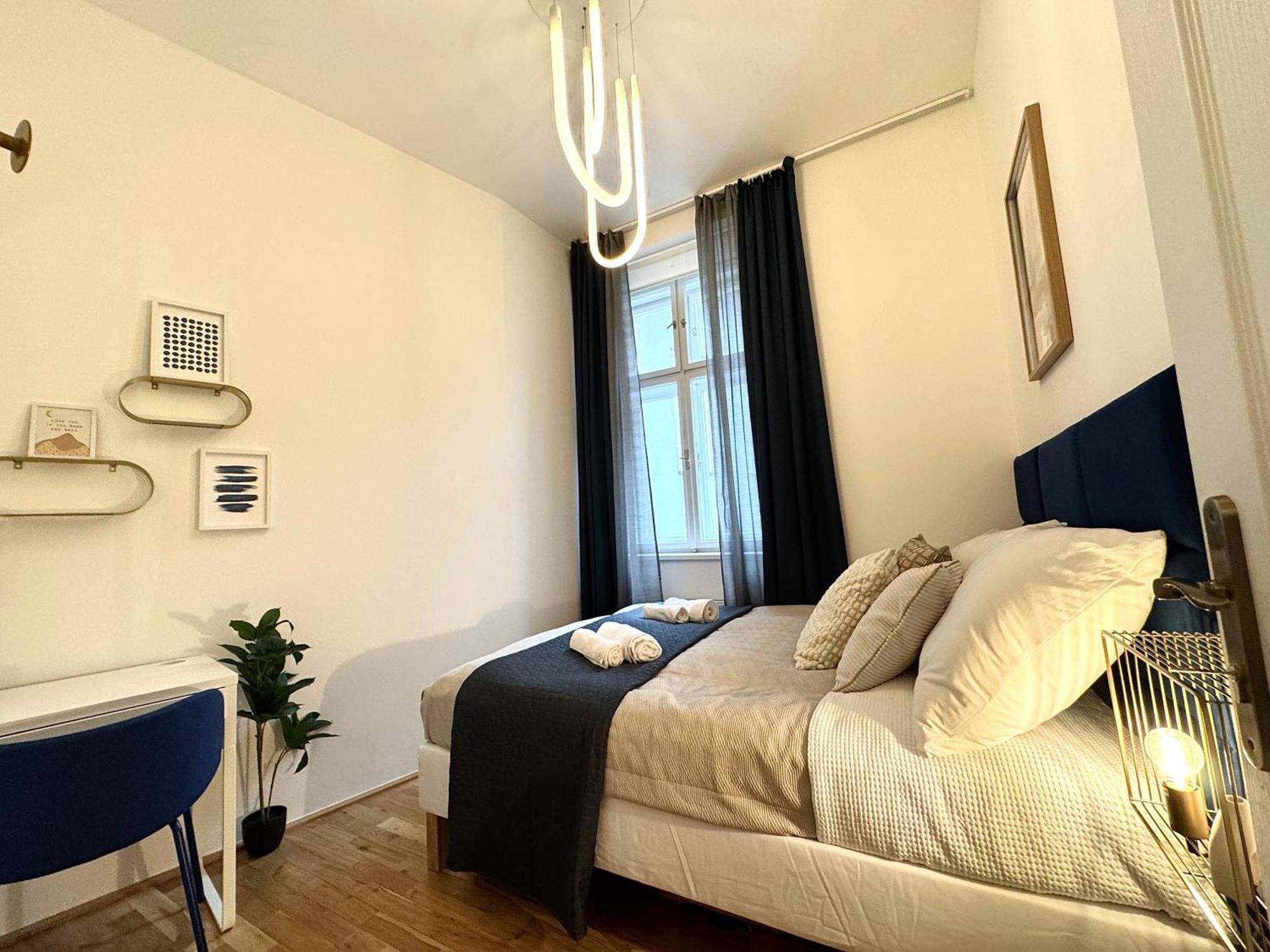 Royal Blue Wenceslas Apartment, Prag Exteriör bild