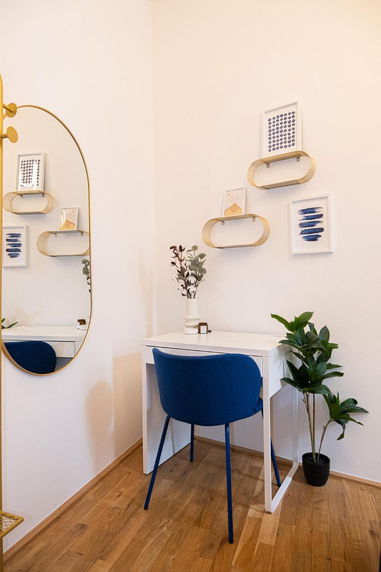 Royal Blue Wenceslas Apartment, Prag Exteriör bild